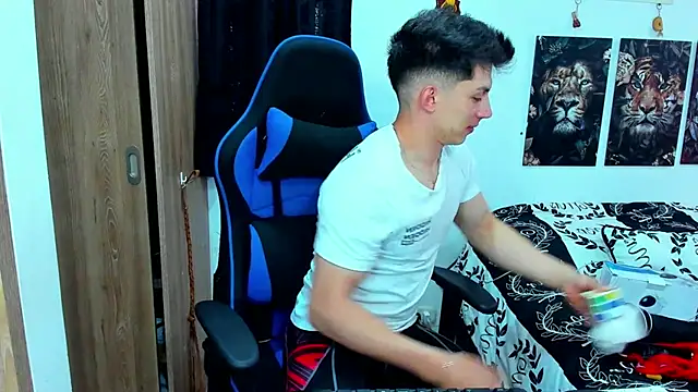 javiersexymann online show from January 22, 4:44 pm