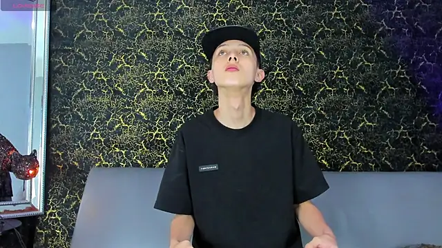 ArthurCox online show from October 22, 5:27 pm