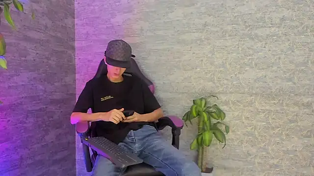 ArthurCox online show from October 3, 5:29 pm