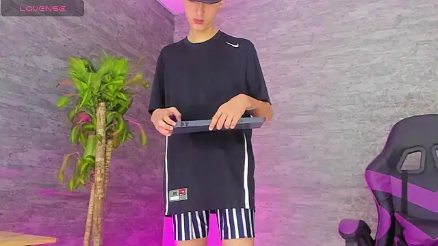 ArthurCox online show from September 23, 6:18 pm