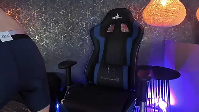 ArthurCox online show from November 22, 10:42 pm