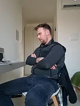 mrlyuis online show from February 26, 4:08 pm