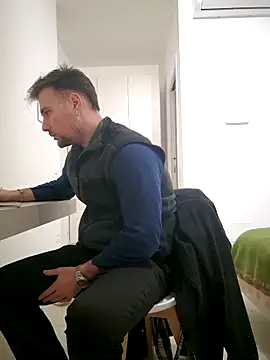 mrlyuis online show from February 27, 7:46 pm