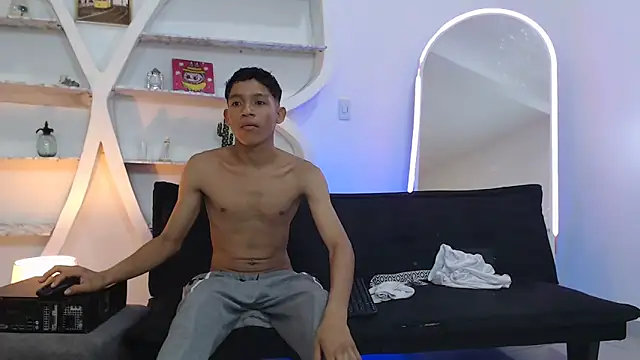 BEAUTY BOYS1 online show from November 7, 7:45 am