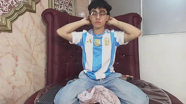 Dani rivass online show from September 18, 11:45 am