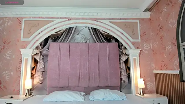 Dani rivass online show from October 6, 11:15 am