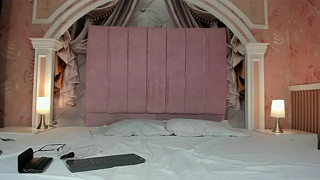 Dani rivass online show from September 20, 12:05 pm