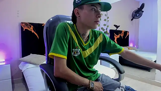 Nascary Fox online show from October 27, 8:11 pm