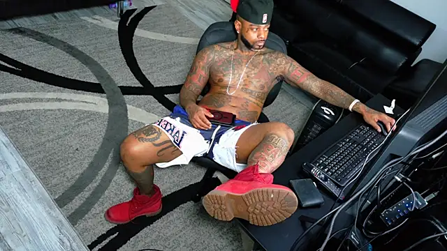 SLANGONDEMHOES online show from December 15, 9:56 pm