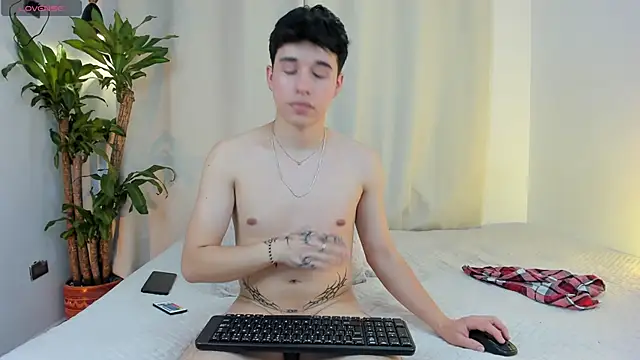 mrhot night online show from April 10, 11:01 pm