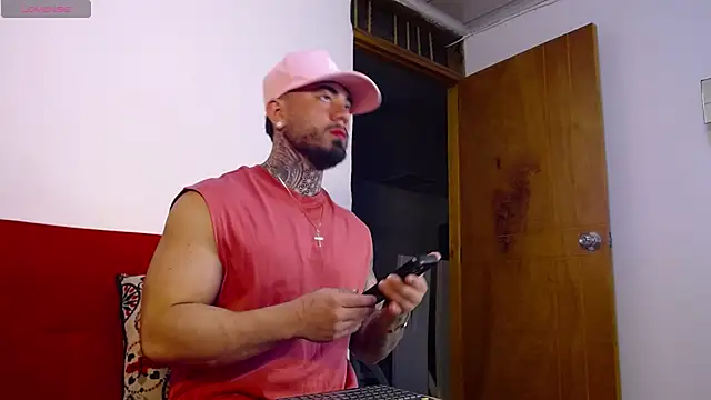 tommyblessd1 online show from July 8, 7:45 am