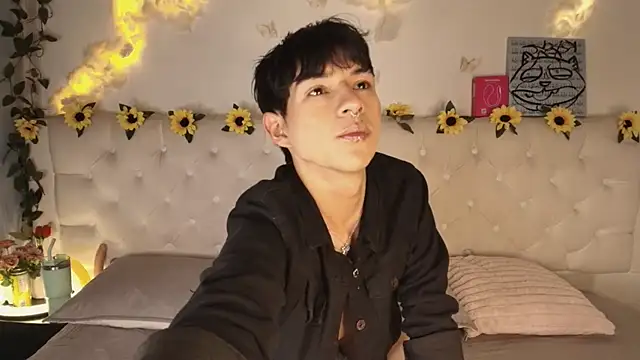 AleAurarashi online show from March 4, 4:30 am