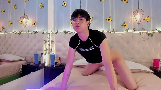 AleAurarashi online show from October 8, 12:15 am