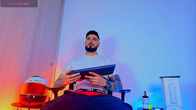 amodeus bael  online show from March 5, 11:01 pm