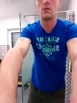 Snapshot of slipperysins chatting on September 25, 7:35 pm slipperysins online show from September 25, 7:35 pm