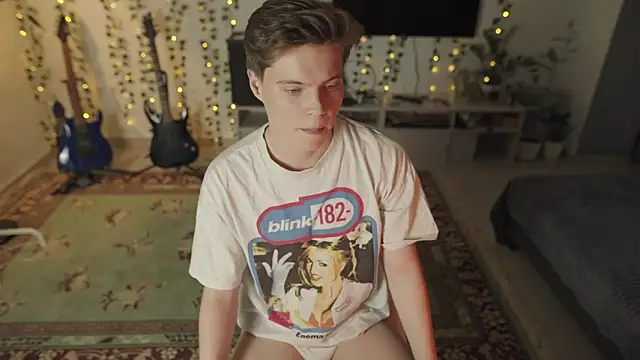 RusBradPitt online show from February 17, 5:45 pm