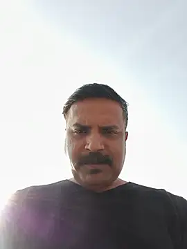 vardh033 online show from December 14, 5:47 am