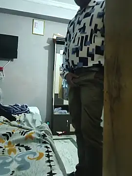 vardh033 online show from April 9, 10:32 am