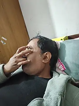 vardh033 online show from October 30, 11:11 am