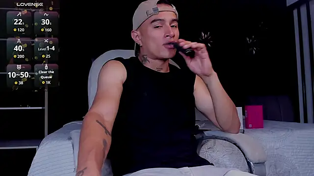 LiamDeep online show from May 13, 8:28 pm