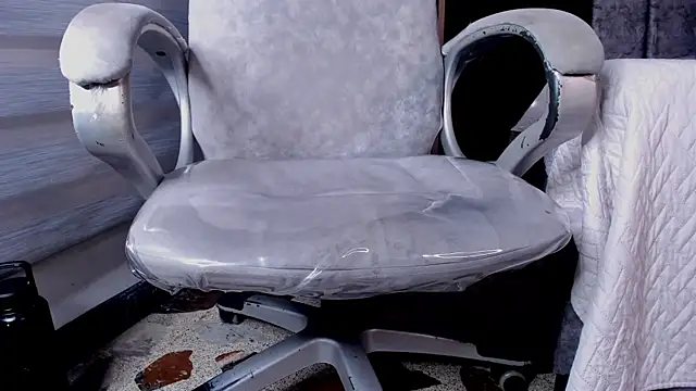 LiamDeep online show from April 7, 8:42 pm