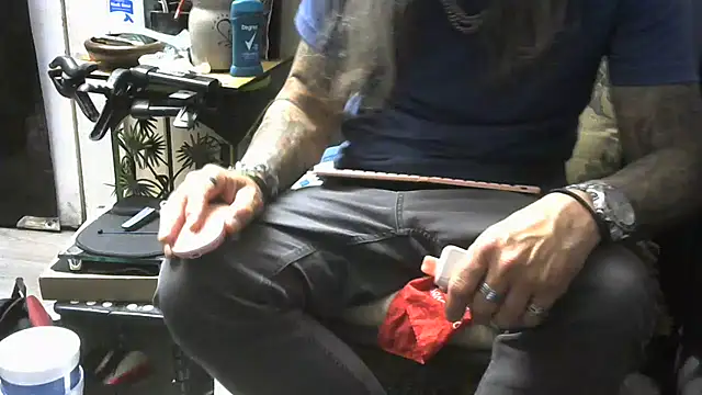 crassanova online show from April 5, 10:23 am