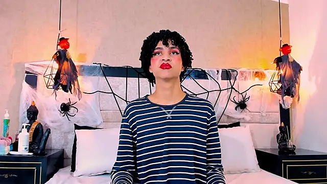 lexiiBoling online show from October 16, 12:46 pm