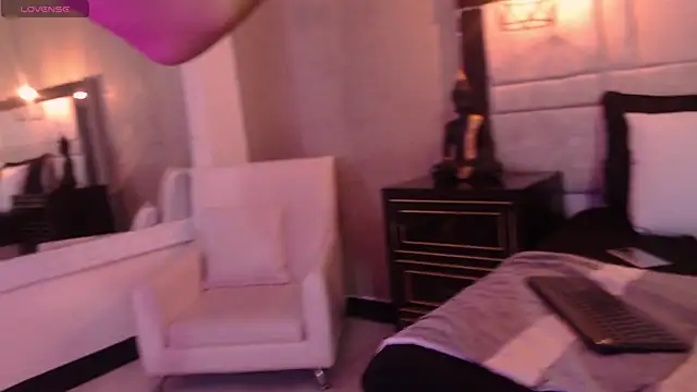 lexiiBoling online show from September 16, 3:51 am