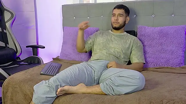  online show from July 4, 1:03 pm