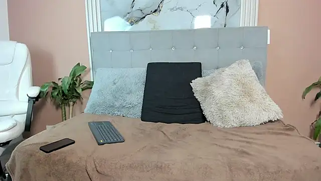  online show from March 12, 12:13 pm