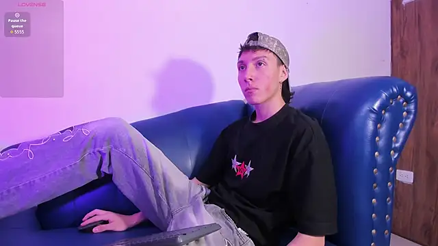 LittleDanny  online show from April 17, 5:04 pm