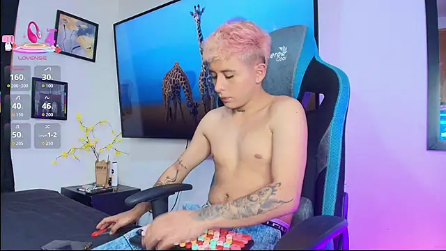 Michael Lopez 1 online show from March 4, 7:43 pm