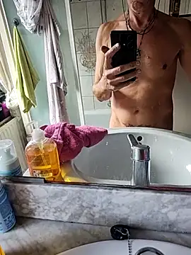 Ericketaurore online show from September 16, 9:43 am