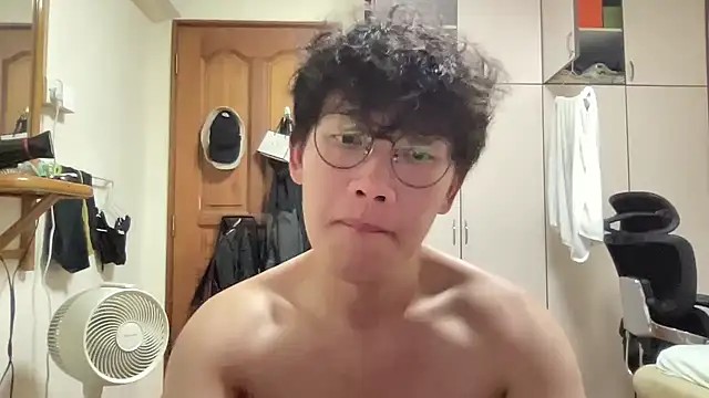 Passionatetwink2 online show from November 8, 4:21 pm