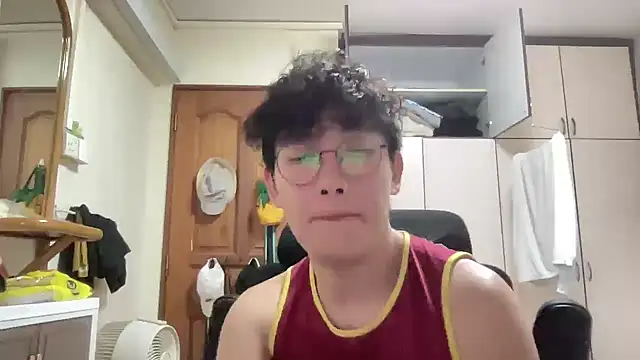 Passionatetwink2 online show from February 7, 8:32 am