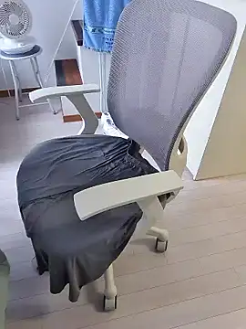 hilaouslee online show from November 27, 6:50 am