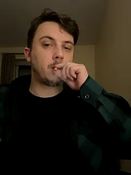 Snapshot of XXKieran chatting on October 11, 1:42 am XXKieran online show from October 11, 1:42 am