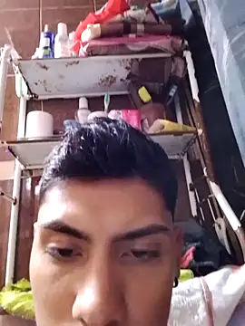 aispuro8505 online show from November 7, 8:28 am