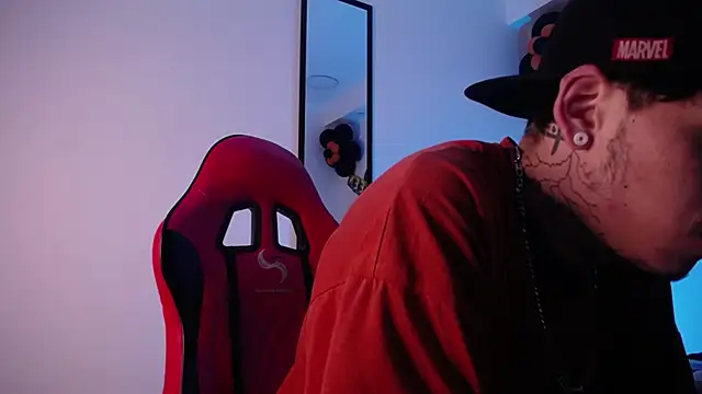 Anhonymus  online show from October 14, 3:57 am