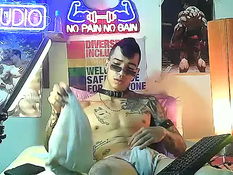 Strongcockfitness online show from September 22, 11:15 pm