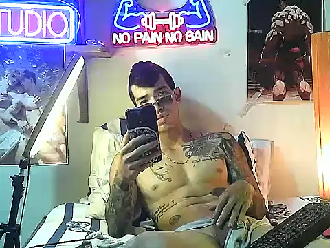 Strongcockfitness online show from October 18, 9:09 pm