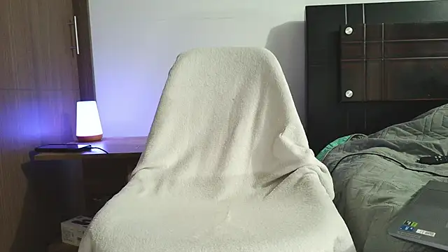 Snapshot of MisterEnigma chatting on September 20, 11:43 am MisterEnigma online show from September 20, 11:43 am