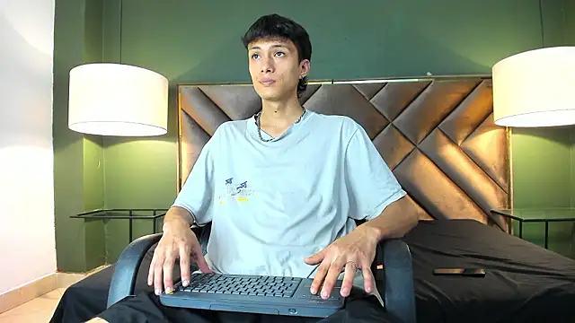 Lean Portman online show from March 28, 4:07 pm