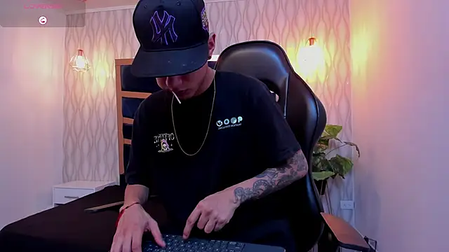 Justin Lakee online show from October 7, 11:53 pm
