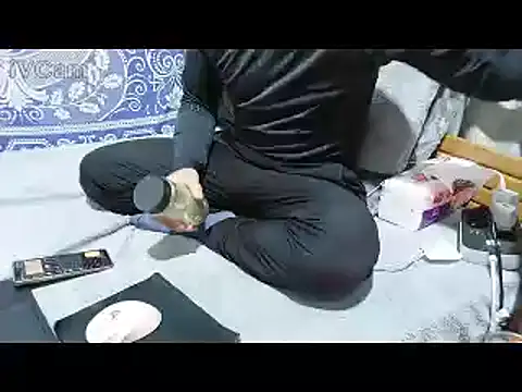 yazinyazin1 online show from February 5, 8:49 pm