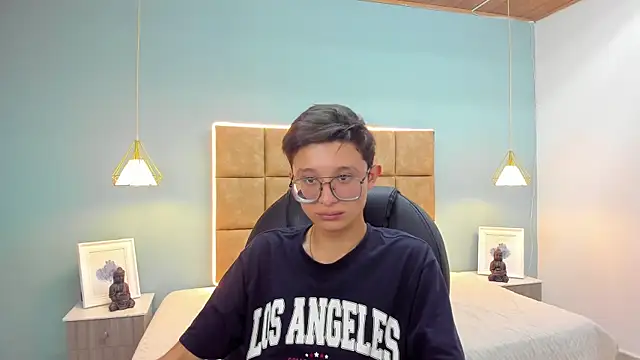 SantiagoRusso18 online show from October 14, 9:11 pm