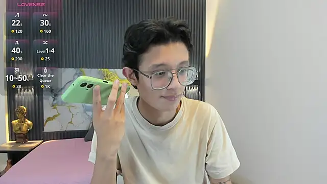 SantiagoRusso18 online show from November 7, 7:06 pm