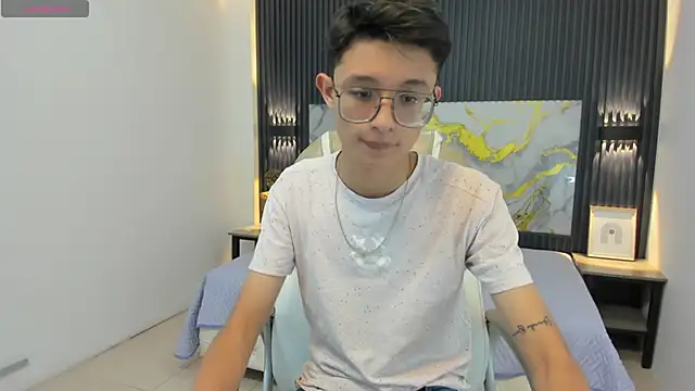 SantiagoRusso18 online show from September 16, 1:23 pm