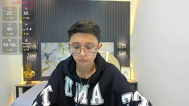 SantiagoRusso18 online show from September 22, 1:21 pm