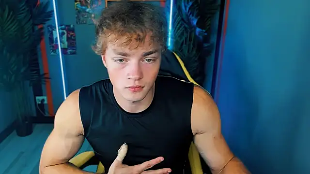 Snapshot of ChaseMuscular chatting on September 20, 10:48 am ChaseMuscular online show from September 20, 10:48 am